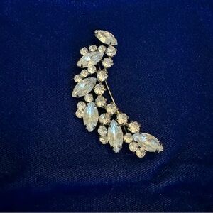 Vintage Art Deco Rhinestone Brooch An Unsigned Beauty